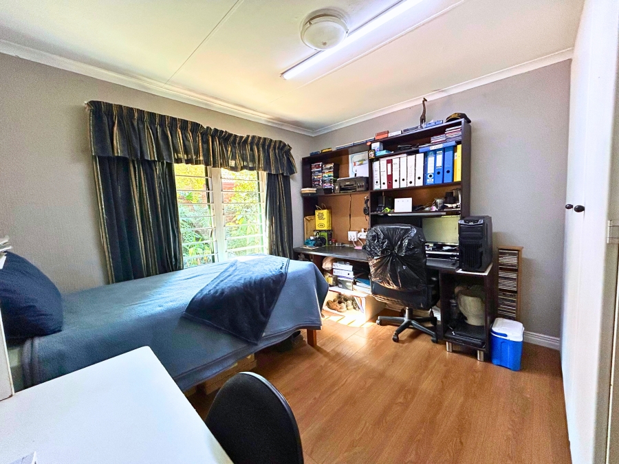 2 Bedroom Property for Sale in Die Hoewes Gauteng