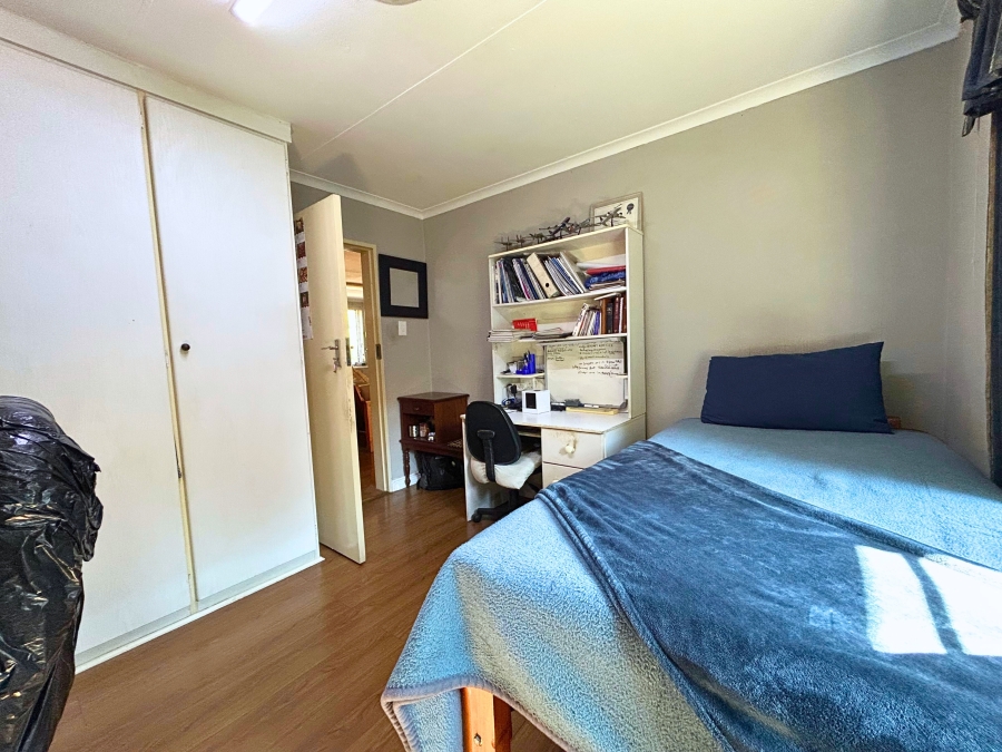 2 Bedroom Property for Sale in Die Hoewes Gauteng