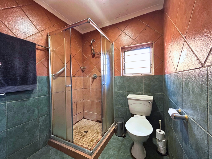 2 Bedroom Property for Sale in Die Hoewes Gauteng