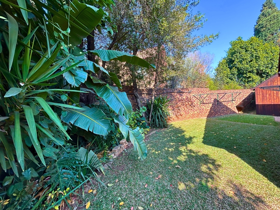 2 Bedroom Property for Sale in Die Hoewes Gauteng