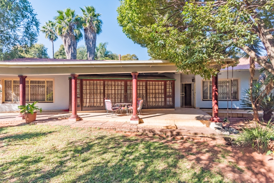 6 Bedroom Property for Sale in Meyerspark Gauteng