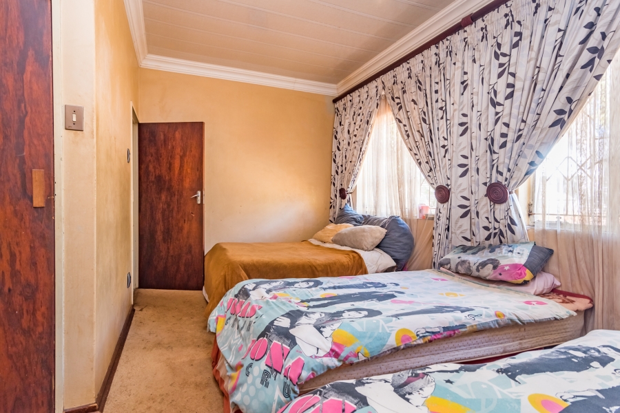 6 Bedroom Property for Sale in Meyerspark Gauteng