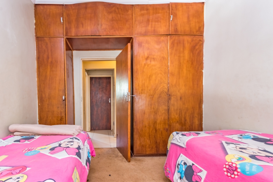 6 Bedroom Property for Sale in Meyerspark Gauteng