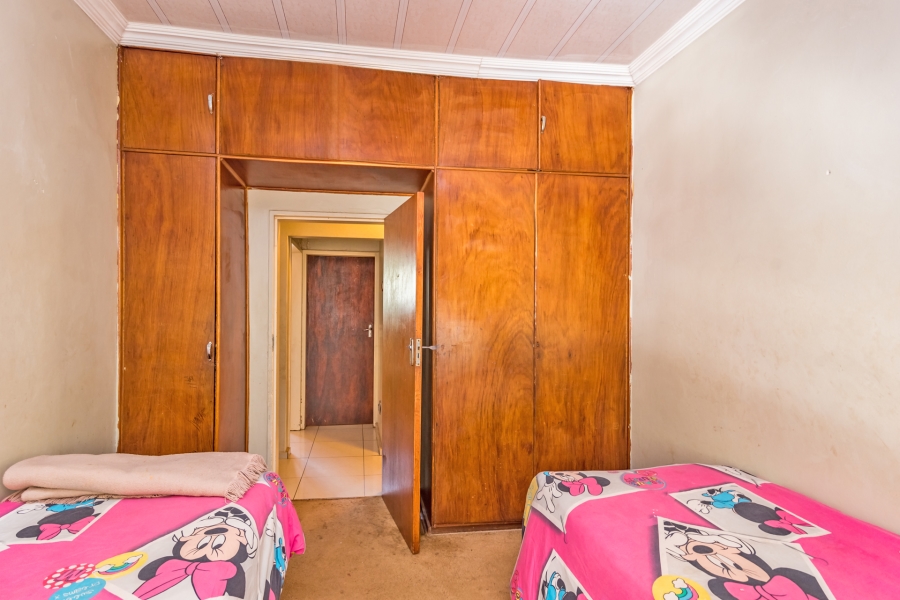 6 Bedroom Property for Sale in Meyerspark Gauteng