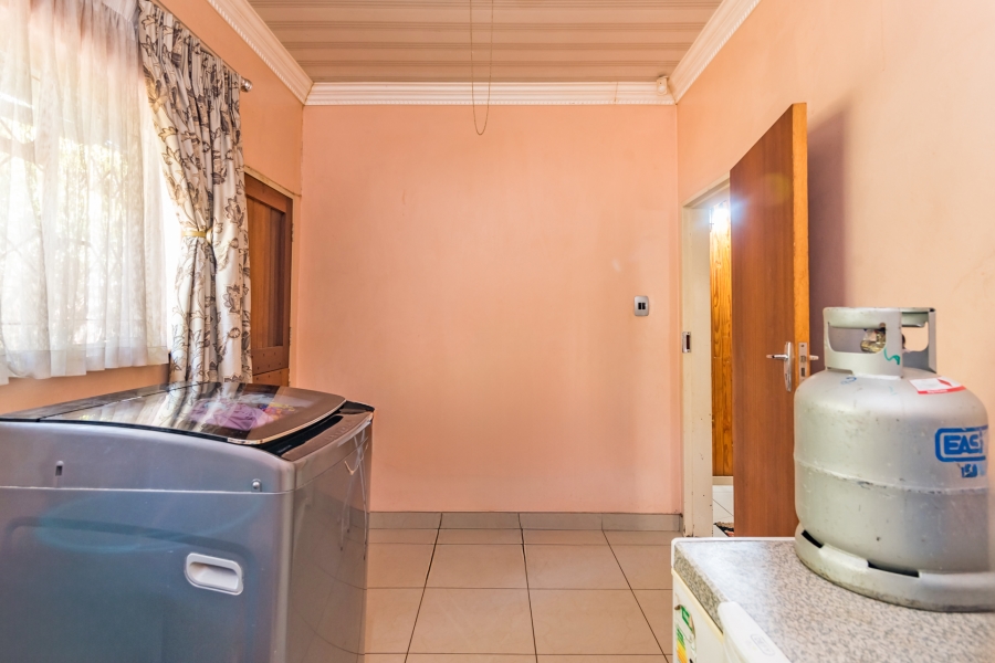 6 Bedroom Property for Sale in Meyerspark Gauteng