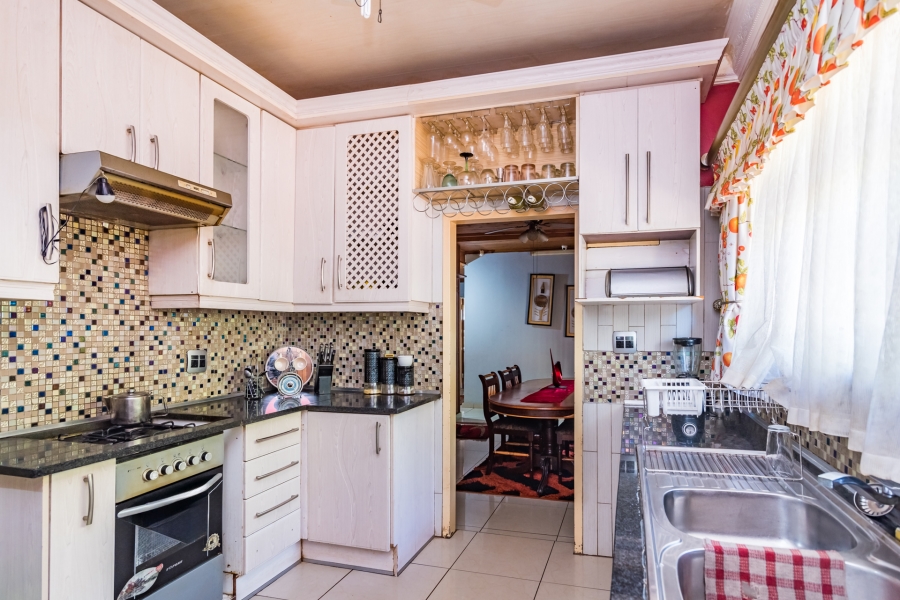 6 Bedroom Property for Sale in Meyerspark Gauteng