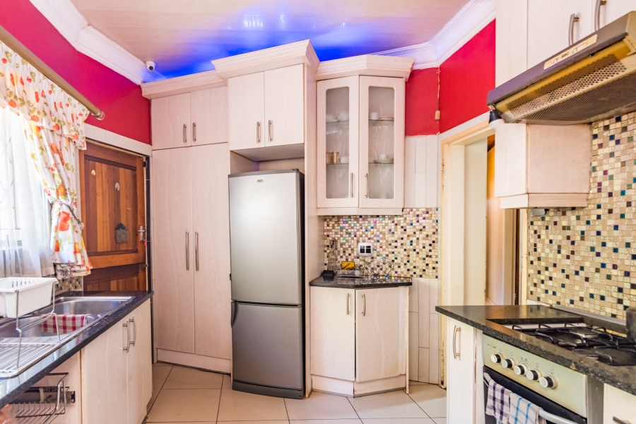 6 Bedroom Property for Sale in Meyerspark Gauteng