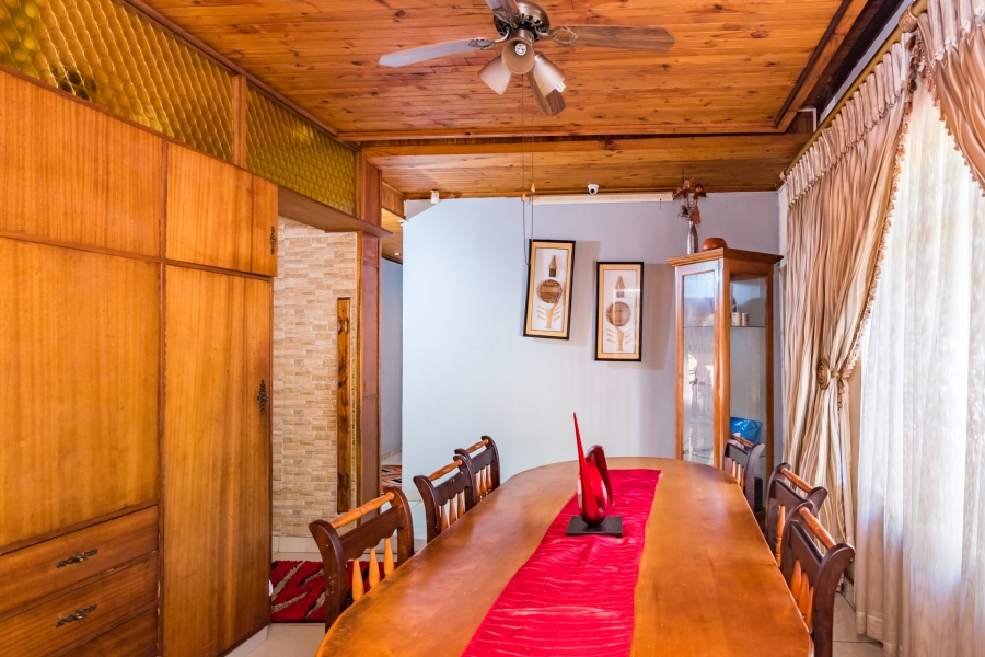 6 Bedroom Property for Sale in Meyerspark Gauteng