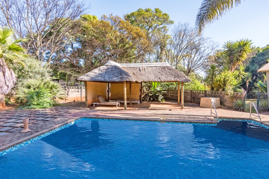 6 Bedroom Property for Sale in Meyerspark Gauteng