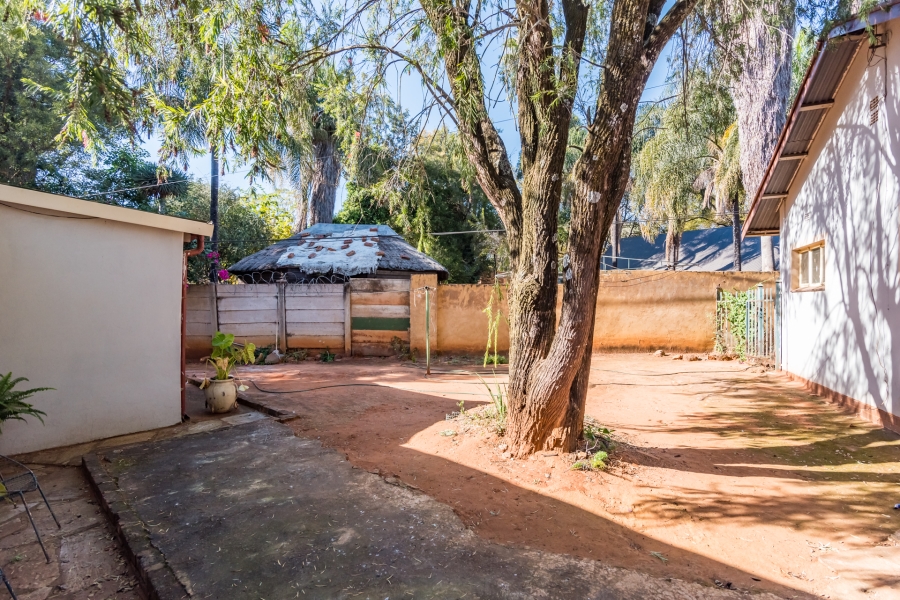 6 Bedroom Property for Sale in Meyerspark Gauteng