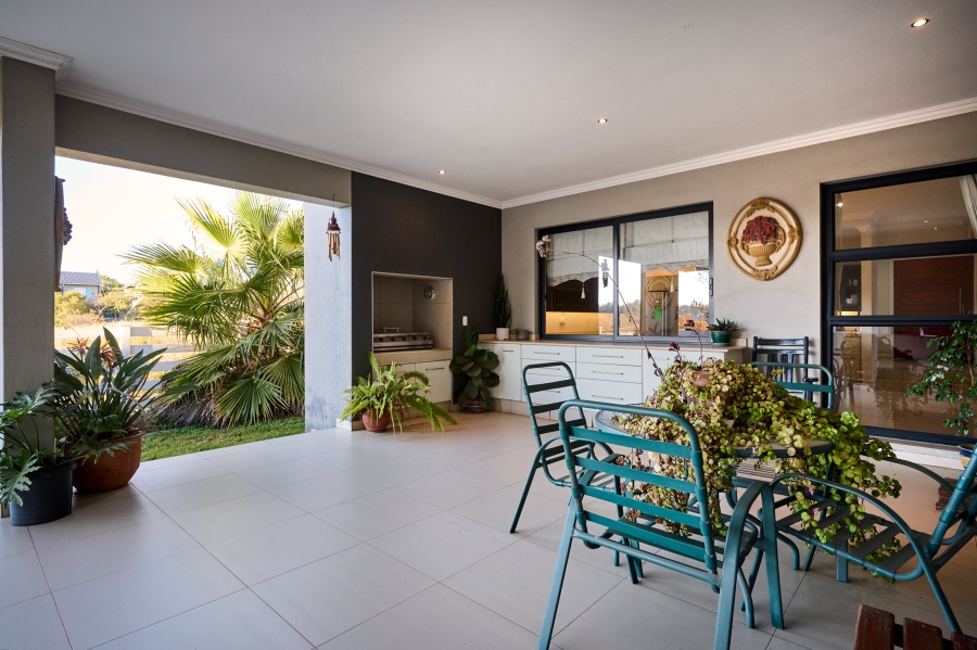 3 Bedroom Property for Sale in Waterfall Country Village Gauteng