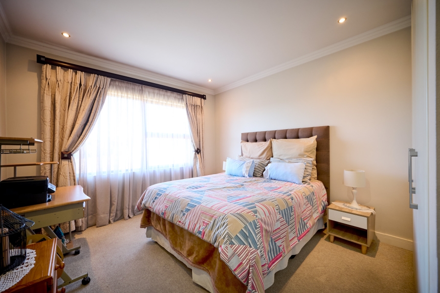 3 Bedroom Property for Sale in Waterfall Country Village Gauteng