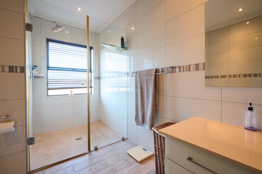 3 Bedroom Property for Sale in Waterfall Country Village Gauteng