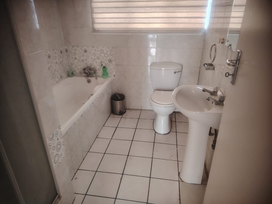 3 Bedroom Property for Sale in Hectorton Gauteng