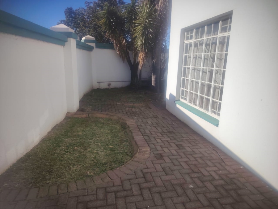 3 Bedroom Property for Sale in Hectorton Gauteng