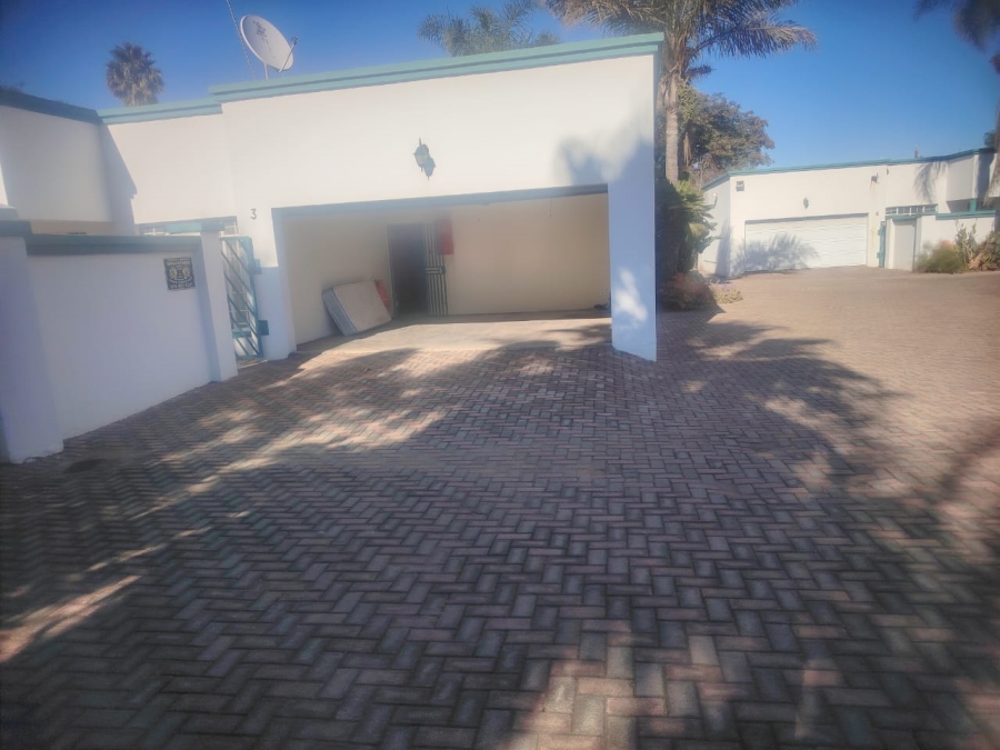 3 Bedroom Property for Sale in Hectorton Gauteng