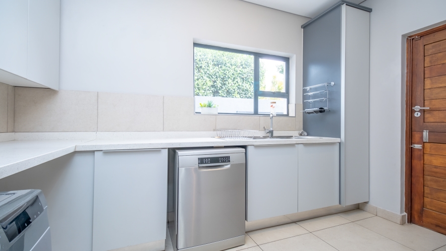 4 Bedroom Property for Sale in Midstream Ridge Gauteng