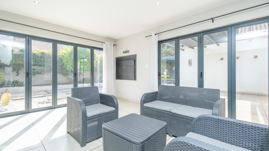 4 Bedroom Property for Sale in Midstream Ridge Gauteng