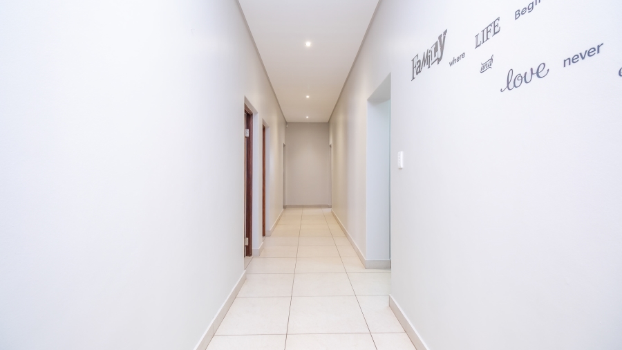 4 Bedroom Property for Sale in Midstream Ridge Gauteng