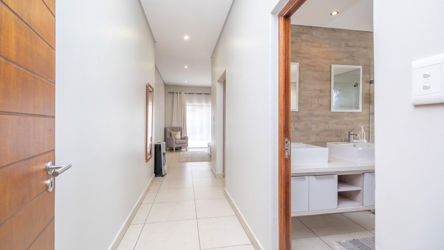 4 Bedroom Property for Sale in Midstream Ridge Gauteng