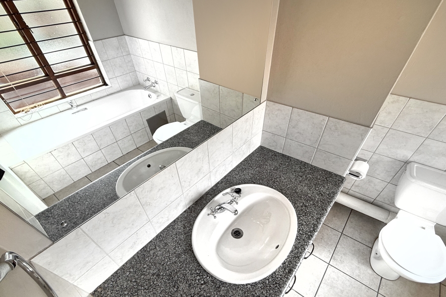 2 Bedroom Property for Sale in Bryanston Gauteng