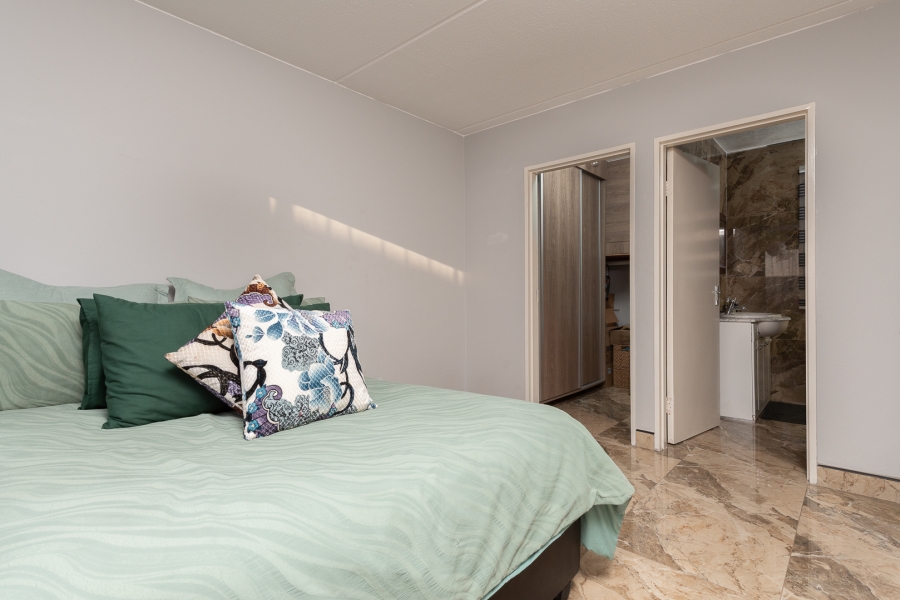 1 Bedroom Property for Sale in Alan Manor Gauteng