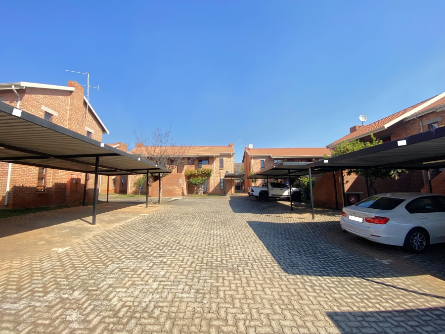 2 Bedroom Property for Sale in Amorosa Gauteng