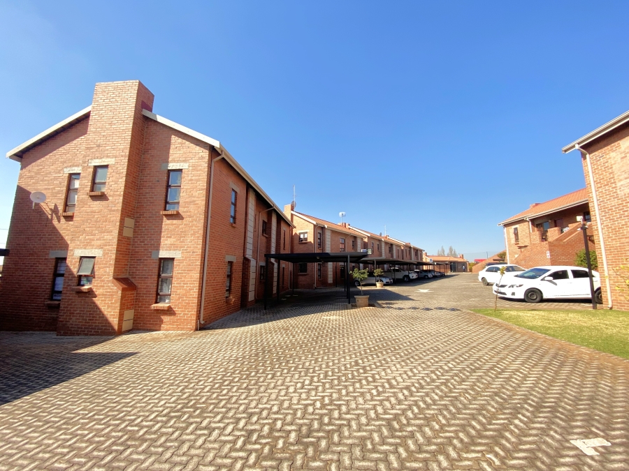 2 Bedroom Property for Sale in Amorosa Gauteng