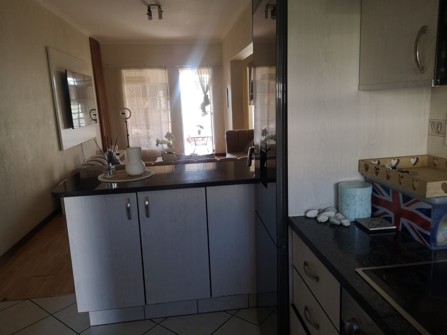 To Let 1 Bedroom Property for Rent in Bedfordview Gauteng