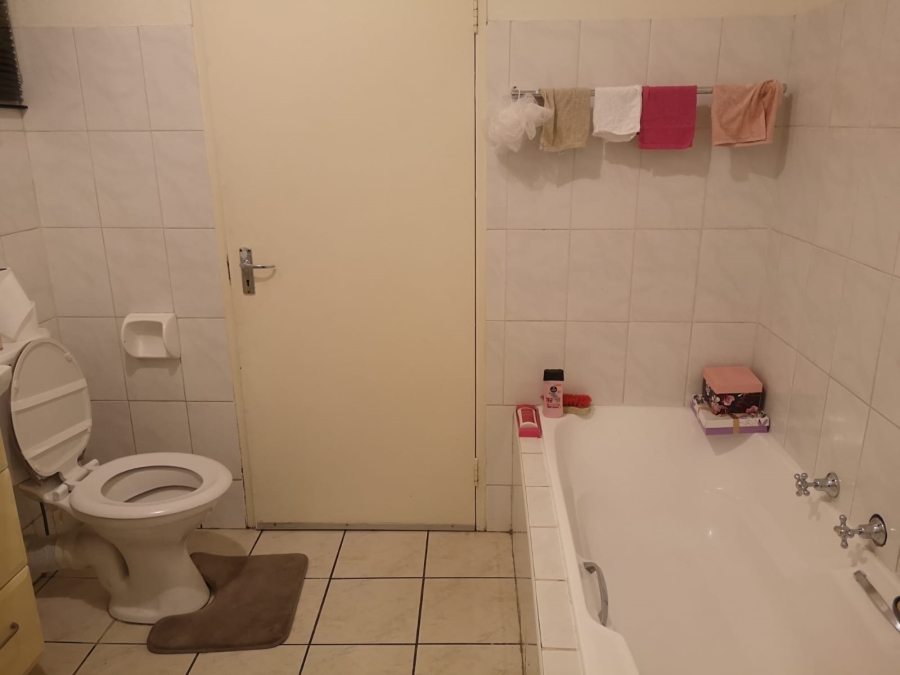 To Let 1 Bedroom Property for Rent in Bedfordview Gauteng