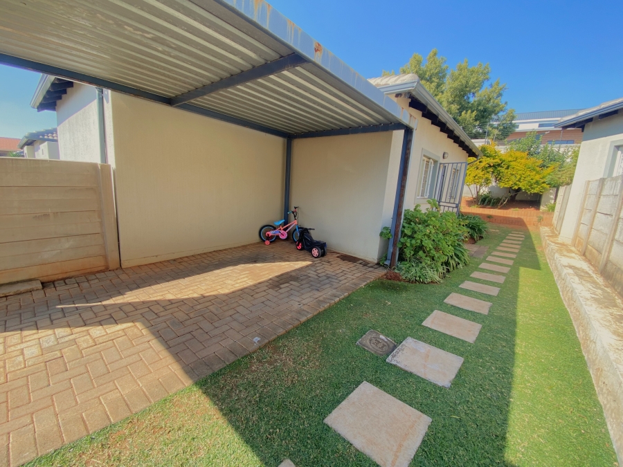 2 Bedroom Property for Sale in Amorosa Gauteng