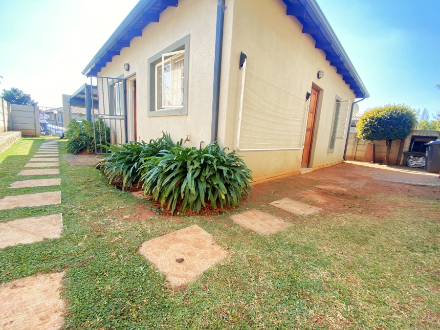 2 Bedroom Property for Sale in Amorosa Gauteng