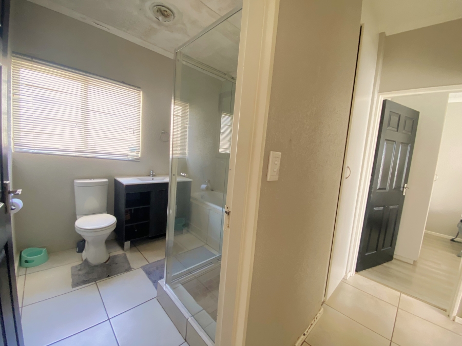 2 Bedroom Property for Sale in Amorosa Gauteng