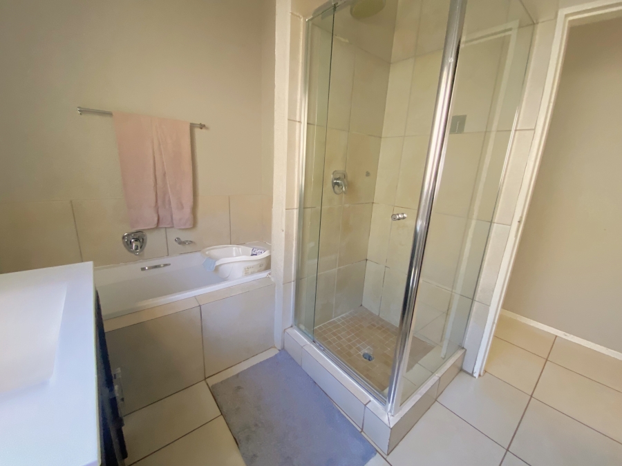 2 Bedroom Property for Sale in Amorosa Gauteng