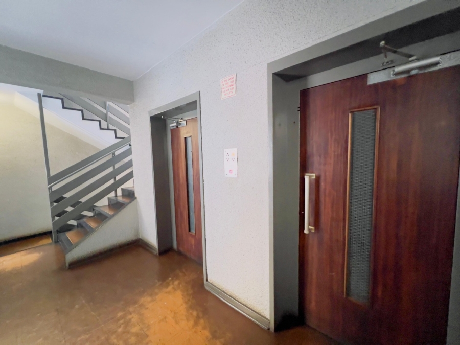 1 Bedroom Property for Sale in Newtown Gauteng