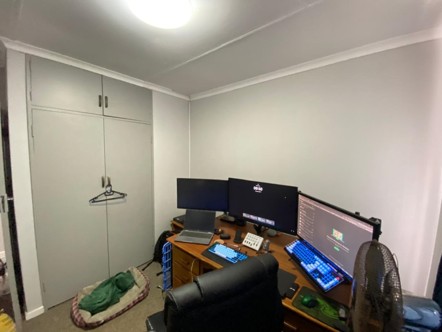 To Let 3 Bedroom Property for Rent in Faerie Glen Gauteng