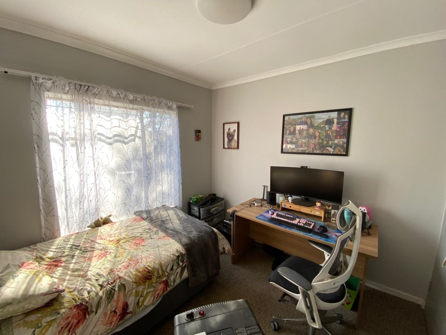 To Let 3 Bedroom Property for Rent in Faerie Glen Gauteng