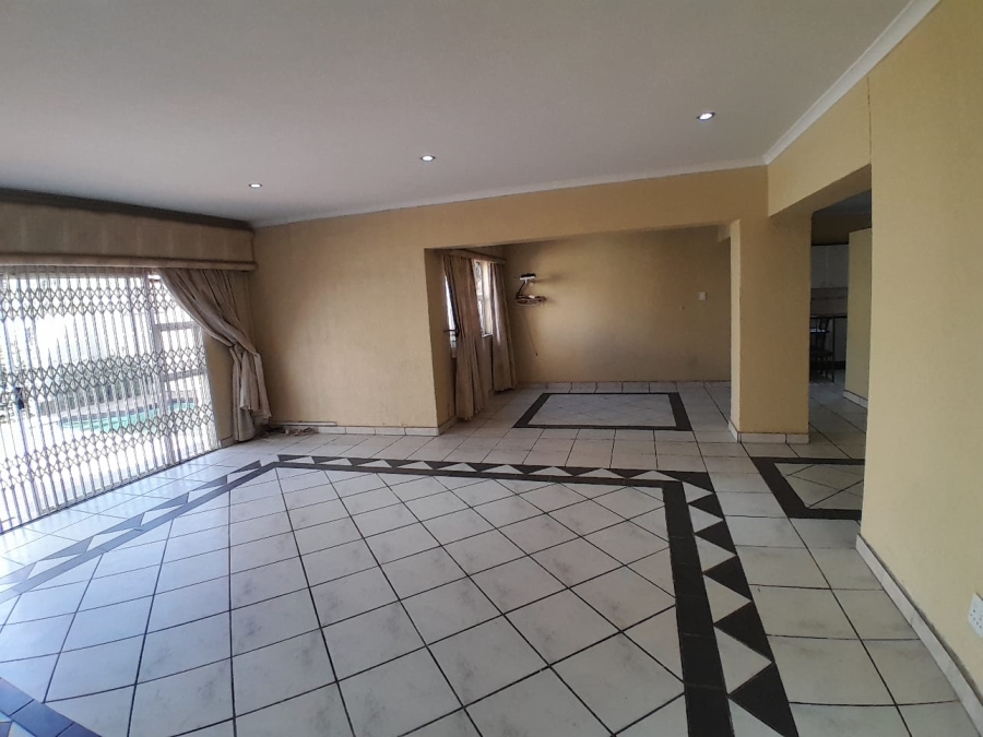 3 Bedroom Property for Sale in Edenvale Central Gauteng