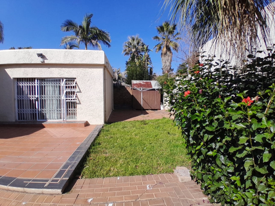 3 Bedroom Property for Sale in Edenvale Central Gauteng