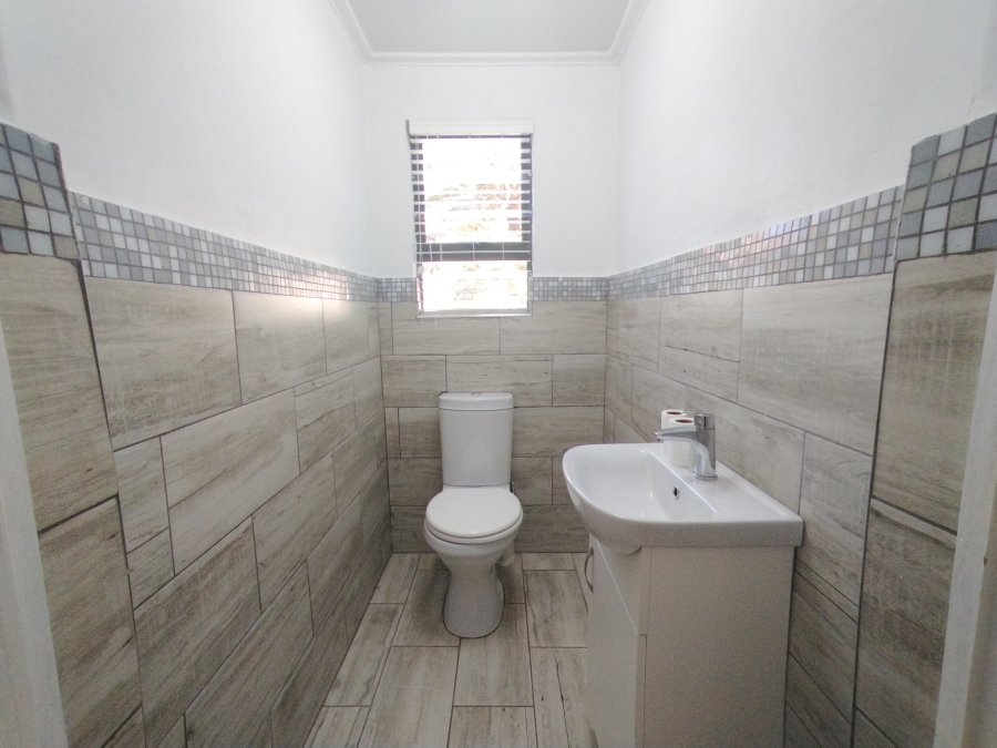 4 Bedroom Property for Sale in Rooihuiskraal Gauteng