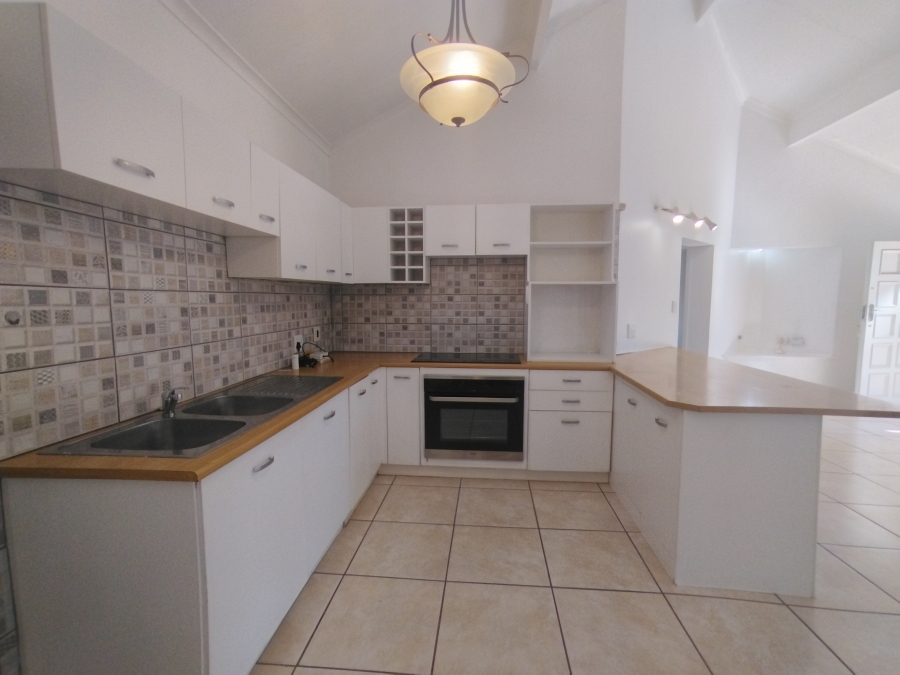 4 Bedroom Property for Sale in Rooihuiskraal Gauteng