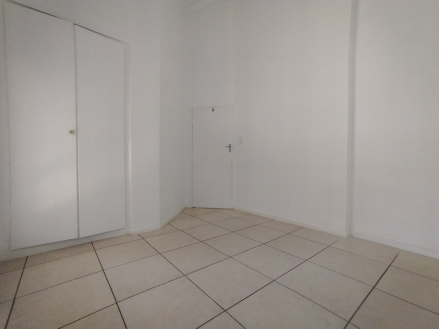 4 Bedroom Property for Sale in Rooihuiskraal Gauteng