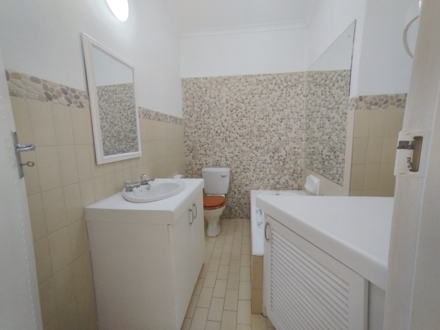 4 Bedroom Property for Sale in Rooihuiskraal Gauteng