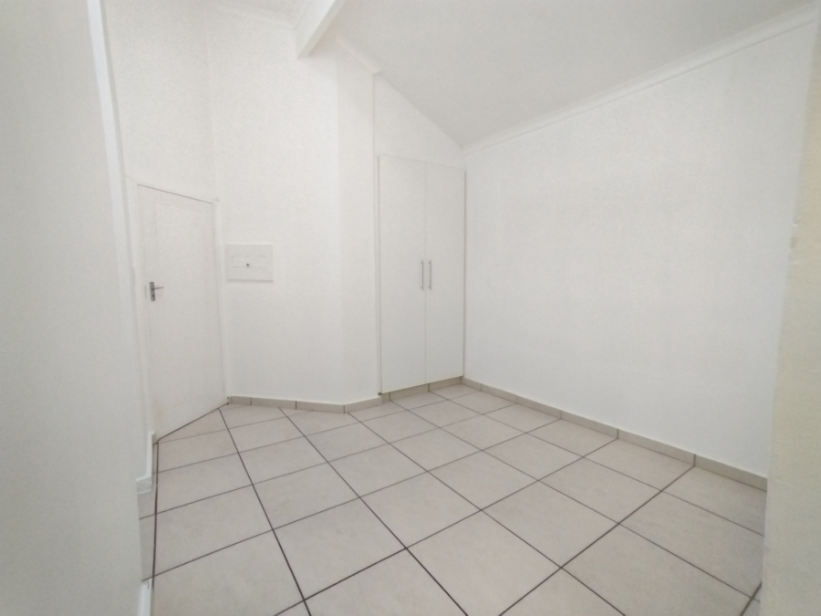 4 Bedroom Property for Sale in Rooihuiskraal Gauteng