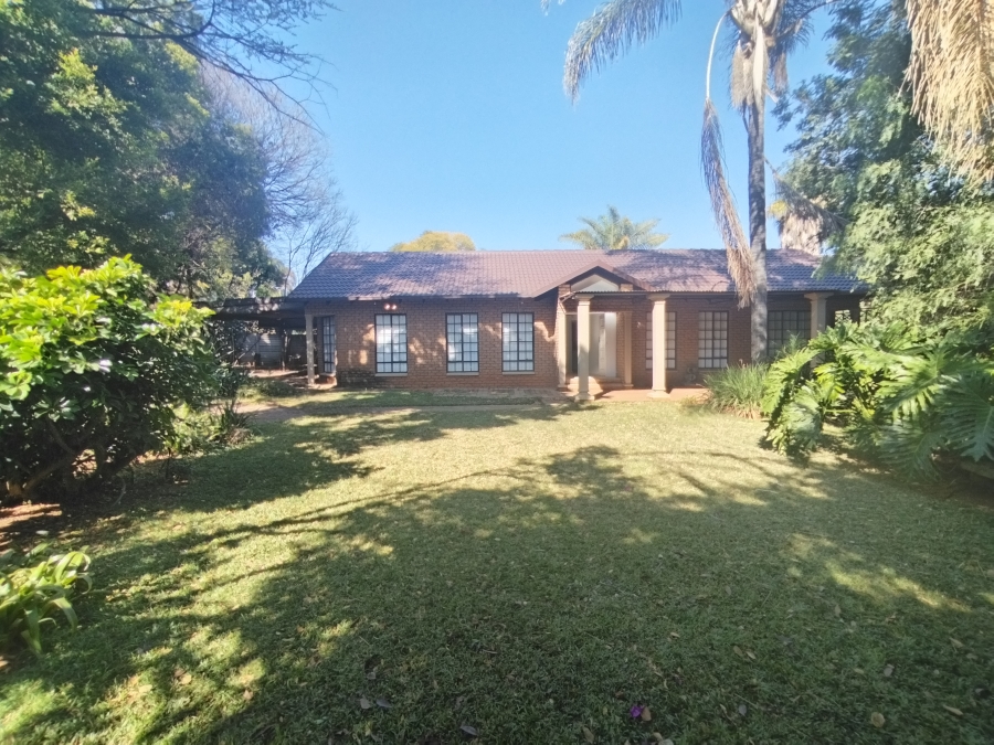 4 Bedroom Property for Sale in Rooihuiskraal Gauteng