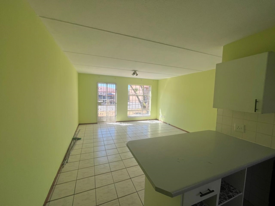 To Let 2 Bedroom Property for Rent in Alan Manor Gauteng