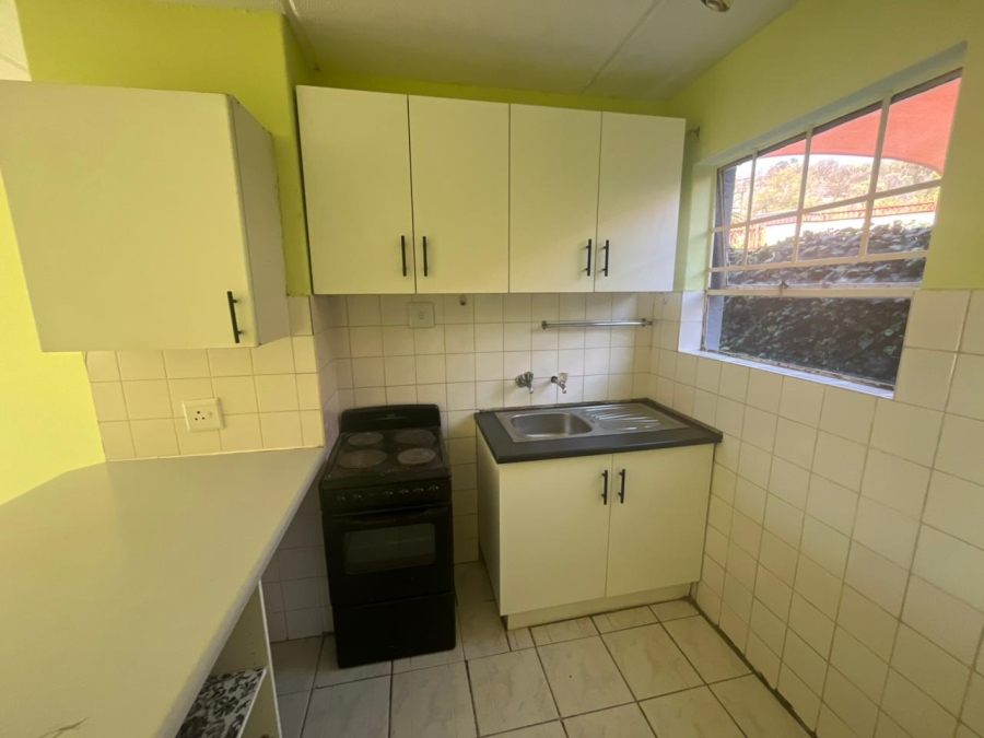 To Let 2 Bedroom Property for Rent in Alan Manor Gauteng