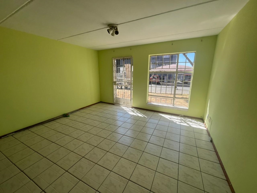 To Let 2 Bedroom Property for Rent in Alan Manor Gauteng