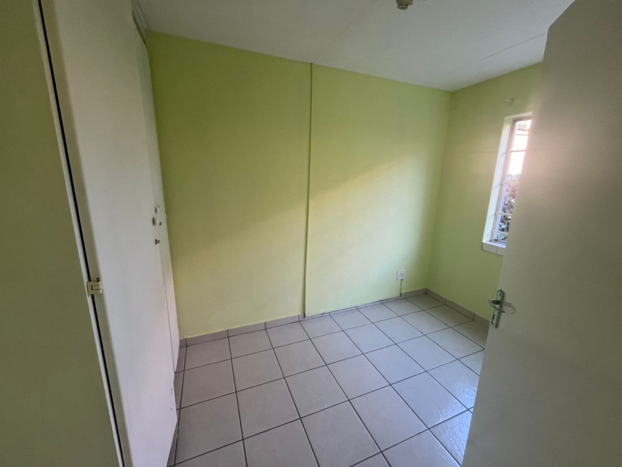 To Let 2 Bedroom Property for Rent in Alan Manor Gauteng