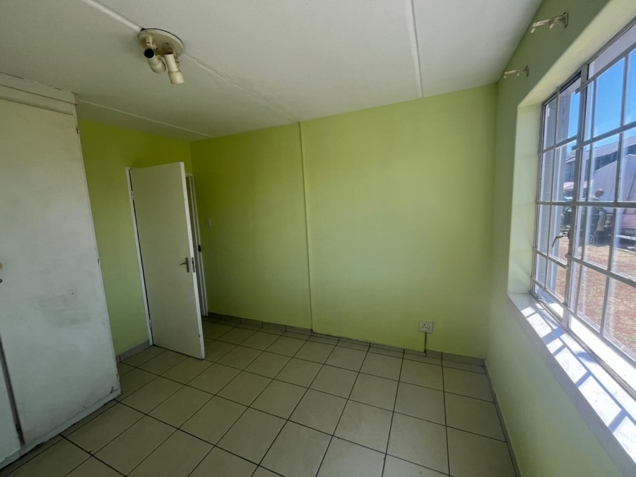 To Let 2 Bedroom Property for Rent in Alan Manor Gauteng